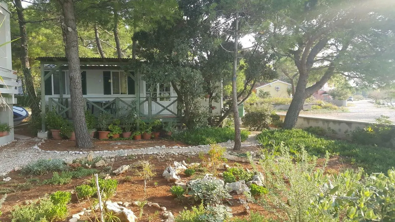 Hotel Camp Sita Vir 2*,  Kroatien